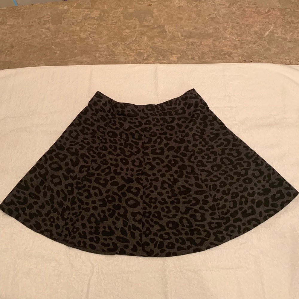 5 for $20 Medium Aero mini skirt